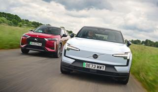 Volvo EX30 vs DS 3 E-Tense - Volvo and DS front tracking 